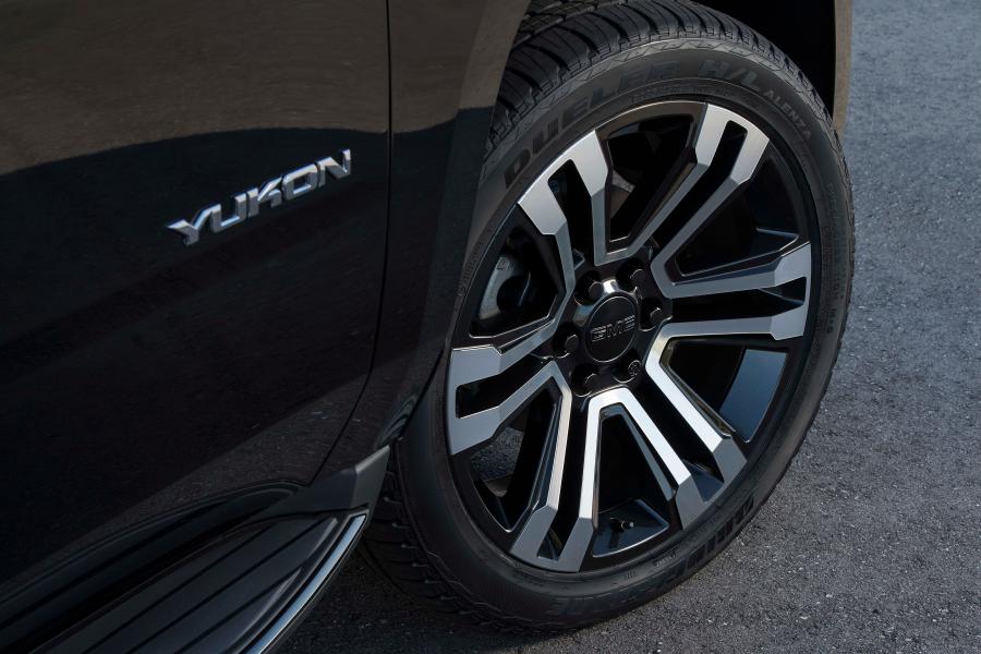 Детали экстерьера GMC Yukon Graphite Edition 2018 года  (фото 3 из 4)